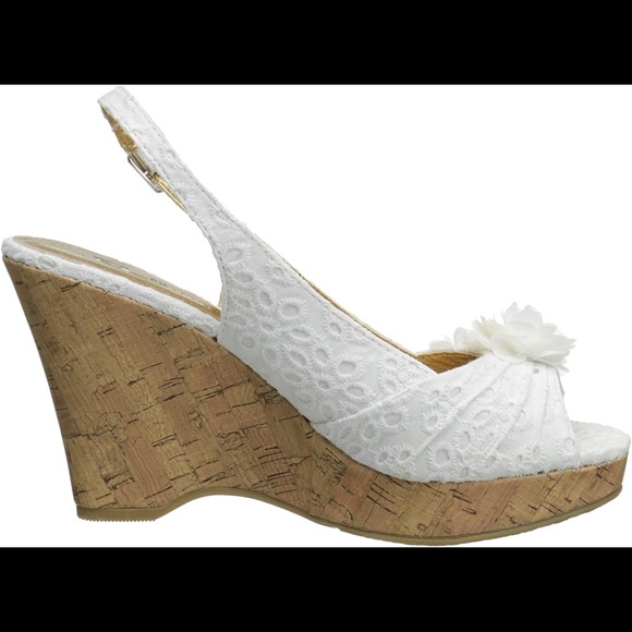 CL by Laundry Black Wedges - Picture 2 of 3